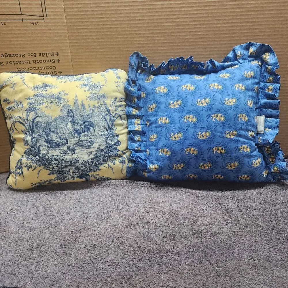 Waverly set pillows